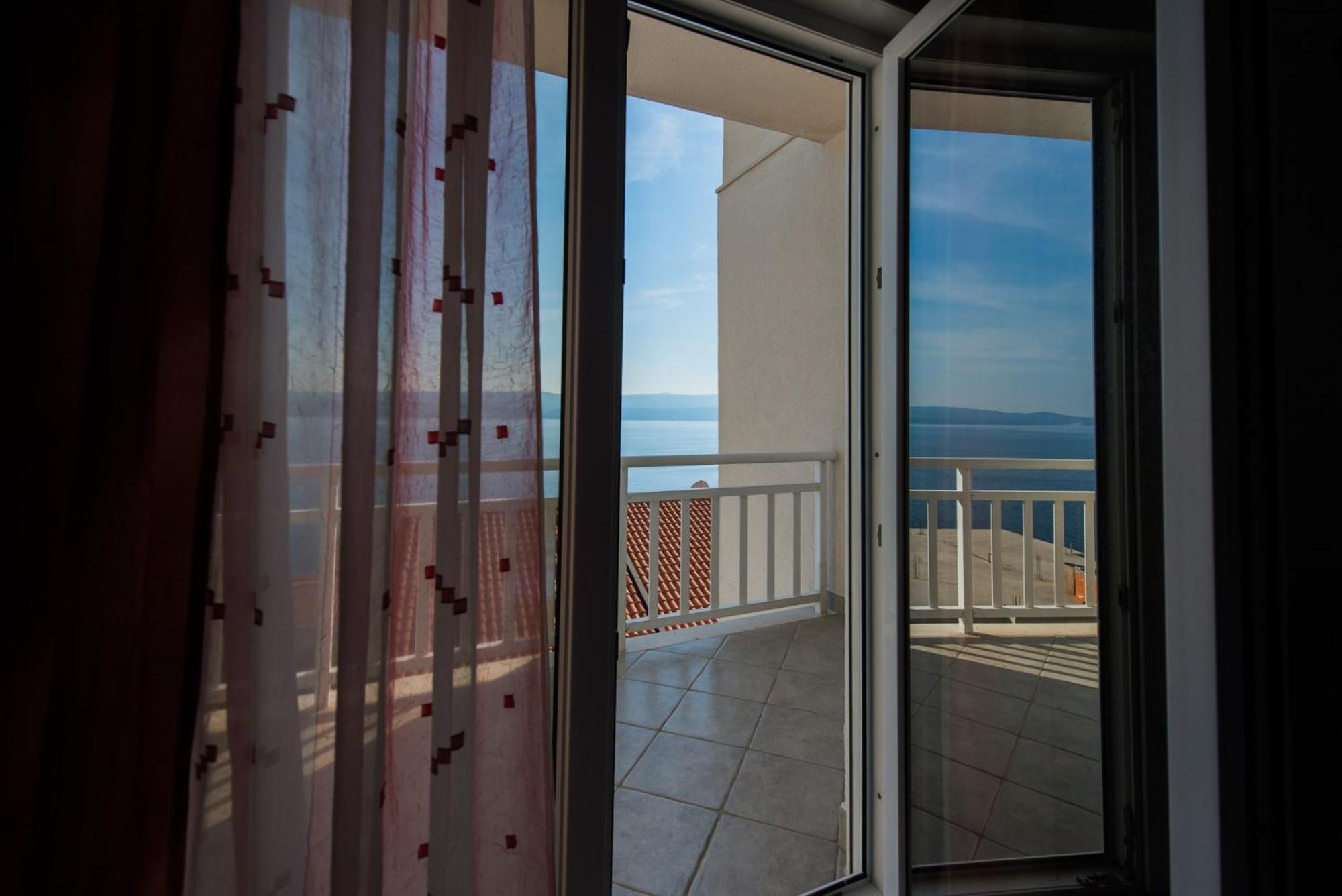 Bed And Breakfast Pero 3 Min Walk To The Beach Lokva Rogoznica Exterior foto